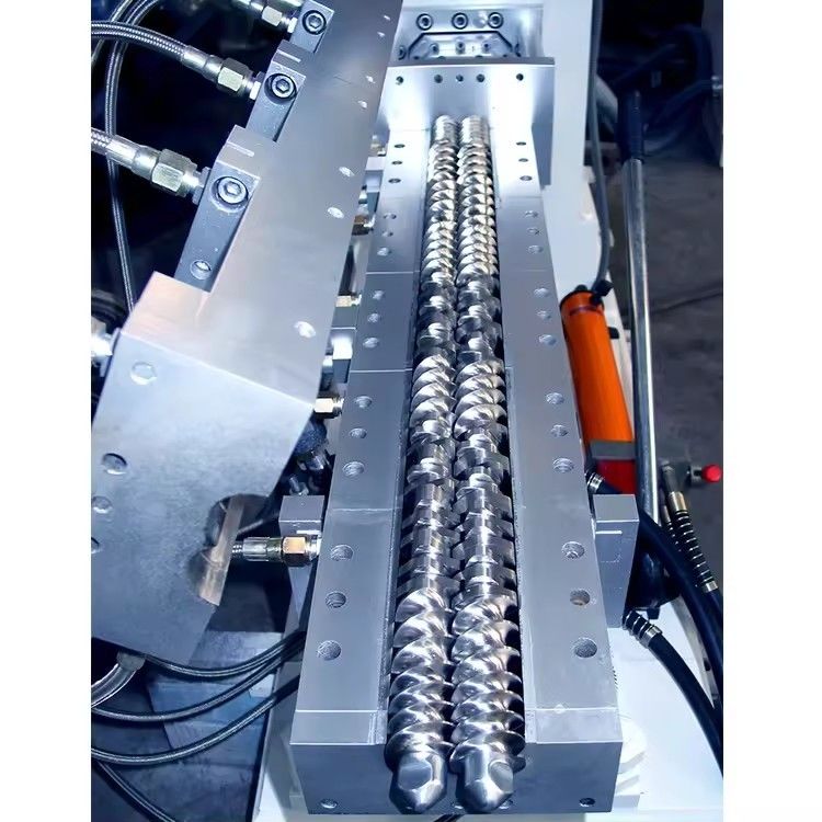 Wysokiej dokładności wytłaczana śrubka i beczka Segment elementu śrubowego dla maszyny wytłaczającej z dwoma śrubami