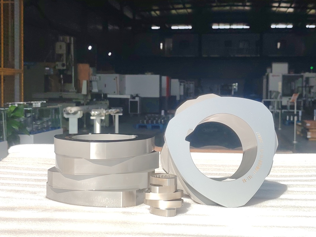 Elementy śrubowe do wytłaczarki dwuślimakowej SZK 250 z certyfikatem ISO 9001 i opcjami dostosowanymi do potrzeb klienta