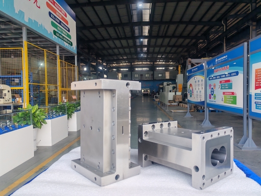 Plastikowy ekstruder dwuślimakowy z otwartym cylindrem z systemem chłodzenia